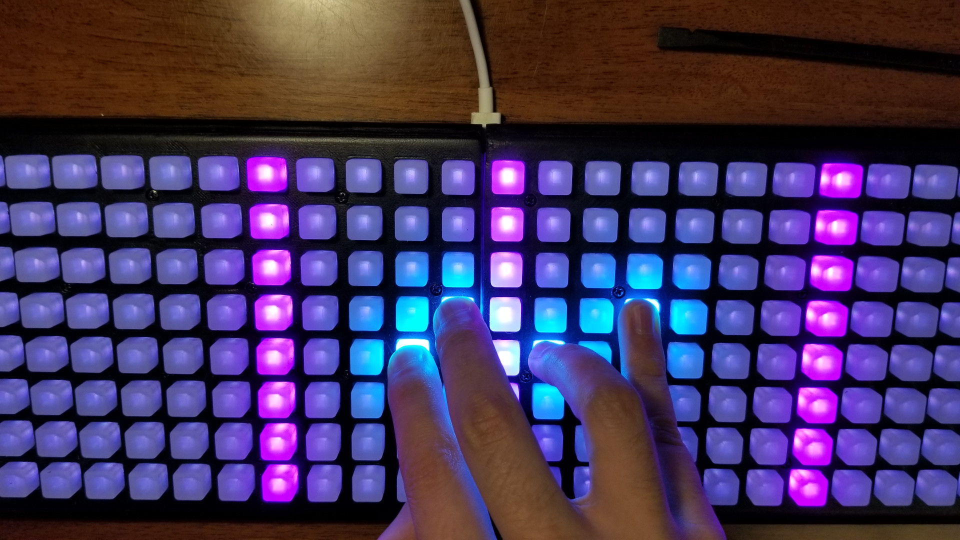 Pressing the keys on the controller